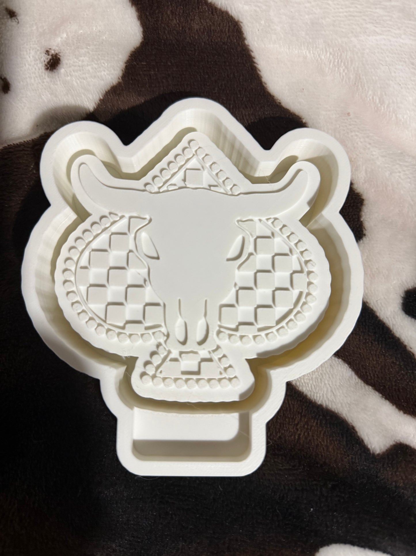 Checkered spade bull skull
