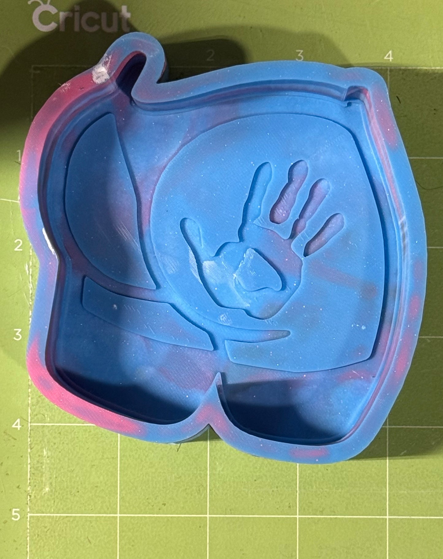 Hand Print Butt