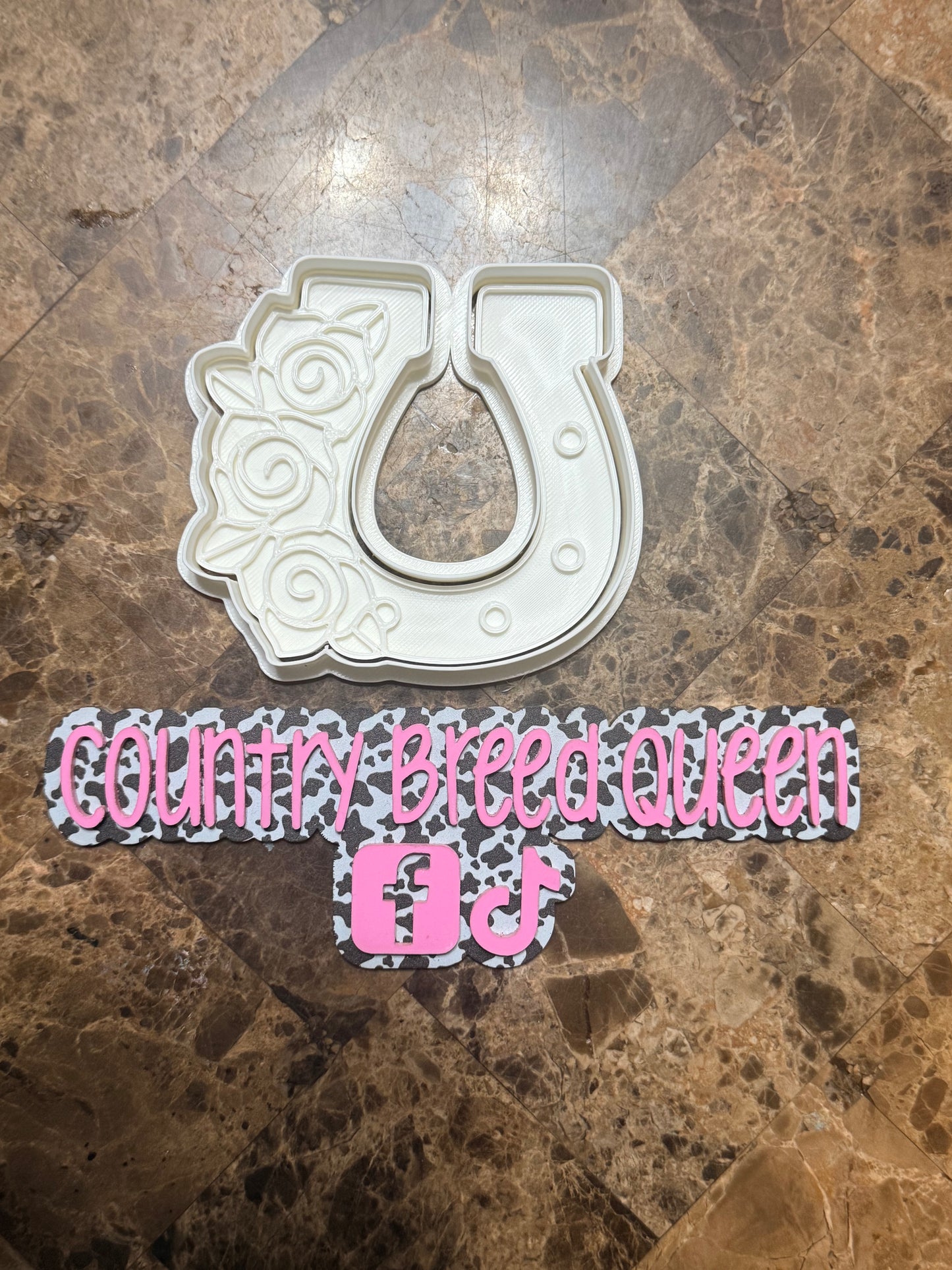 Horse Shoe With Roses